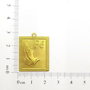 AC LATÃO PLACA FÉ MÃO REZANDO BORDA 1 ARG