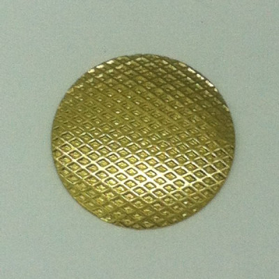 AC LATÃO REDONDO G TXT QUADRADINHO S/ FURO