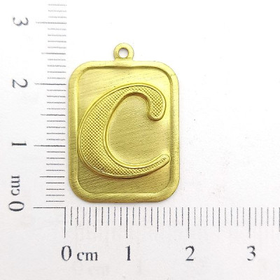 AC LATÃO PLACA LISA LETRA C 1 ARG