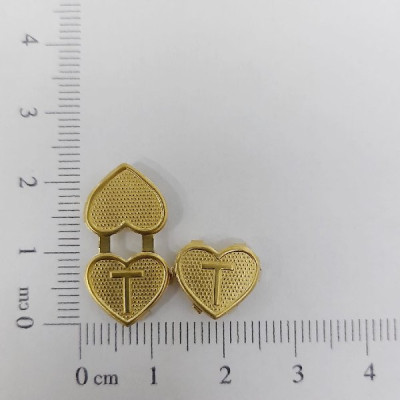 AC LATÃO CORAÇÃO 11MM DUPLO PASSANTE LETRA T