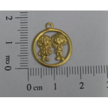 AC LATÃO REDONDO 18MM 2 MENINAS VZD 1 ARG