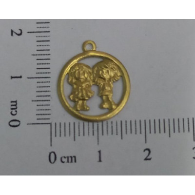 AC LATÃO REDONDO 18MM 2 MENINAS VZD 1 ARG