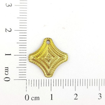 AC LATÃO QUADRADO PONTAS ESTRELA 1 FURO