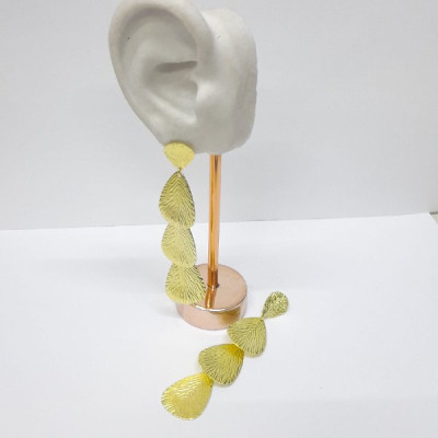 BR CASCATA DE PETÁLAS GRANDE