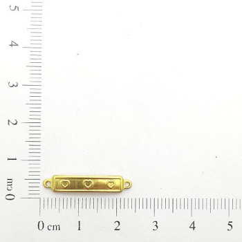 AC LATÃO PLAQUINHA BABY 3 CORAÇÕES RESINA